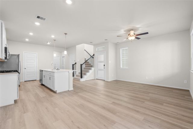 700 Sand Dollar Drive, Kemah, TX 77565