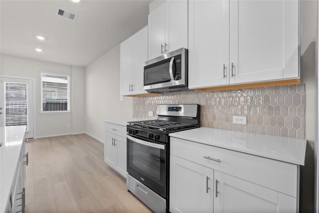 700 Sand Dollar Drive, Kemah, TX 77565