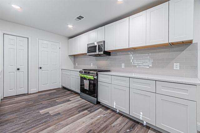 2976 Mark Twain Drive, Farmers Branch, TX 75234