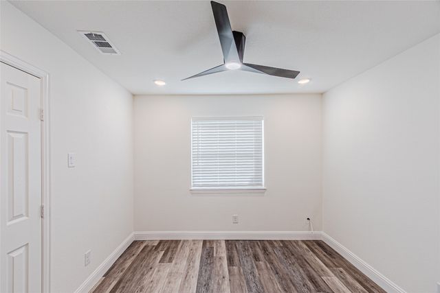 2976 Mark Twain Drive, Farmers Branch, TX 75234