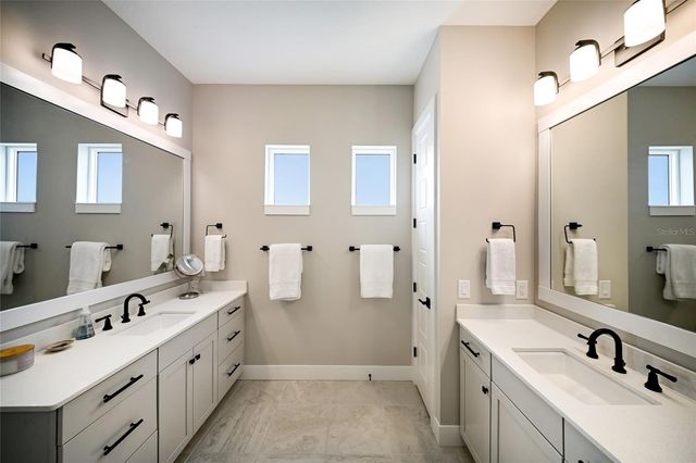 8092 GRANDE SHORES DRIVE, Sarasota, FL 34240