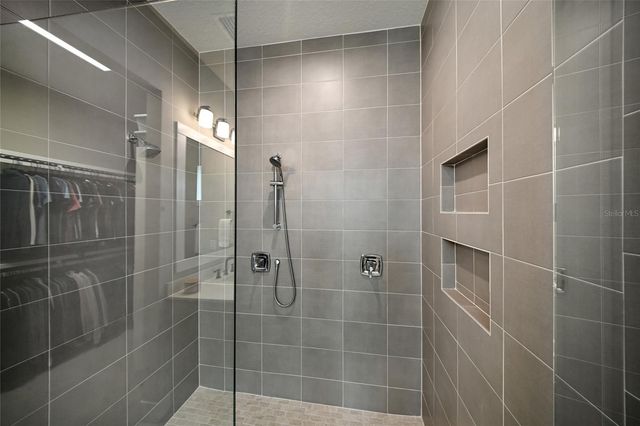 8092 GRANDE SHORES DRIVE, Sarasota, FL 34240