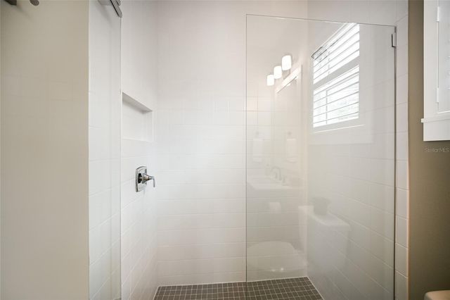 8092 GRANDE SHORES DRIVE, Sarasota, FL 34240