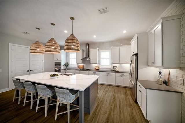 8092 GRANDE SHORES DRIVE, Sarasota, FL 34240