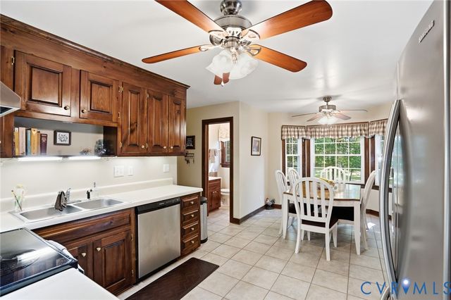 8219 Redberry Ln, Mechanicsville, VA 23116
