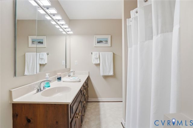 8219 Redberry Ln, Mechanicsville, VA 23116
