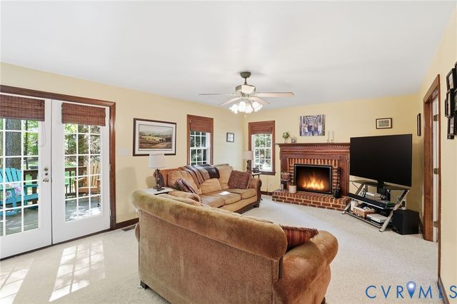 8219 Redberry Ln, Mechanicsville, VA 23116