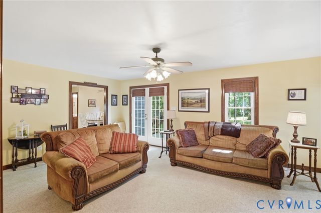 8219 Redberry Ln, Mechanicsville, VA 23116