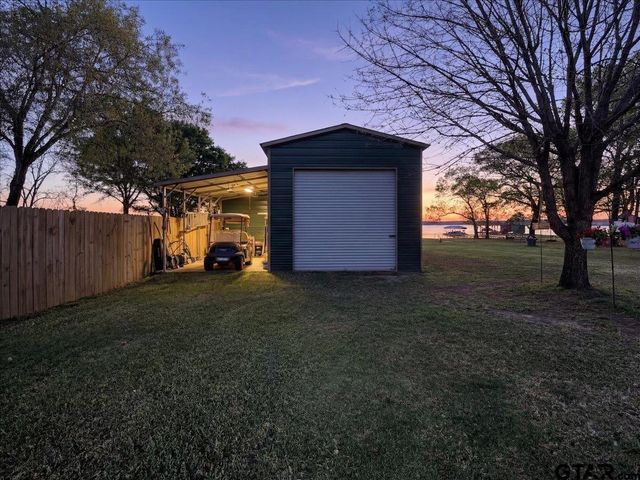 4789 Sunrise Dr., Chandler, TX 75758