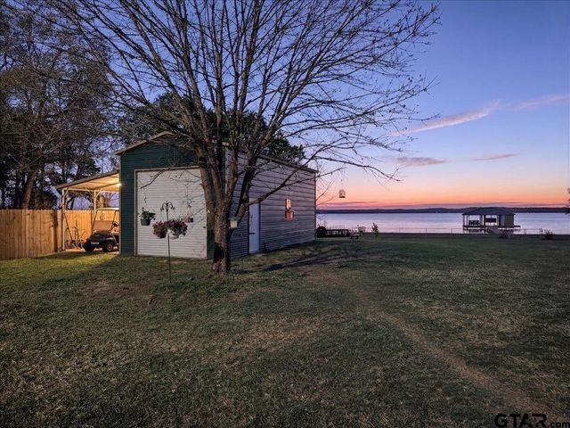 4789 Sunrise Dr., Chandler, TX 75758