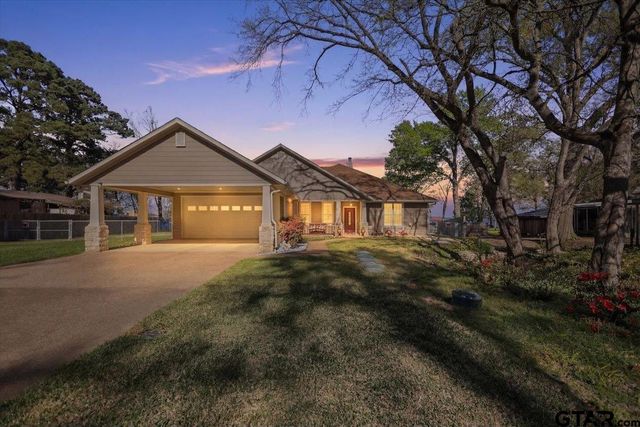 4789 Sunrise Dr., Chandler, TX 75758