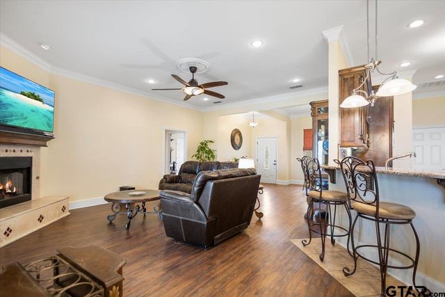 4789 Sunrise Dr., Chandler, TX 75758