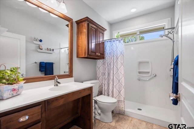 4789 Sunrise Dr., Chandler, TX 75758