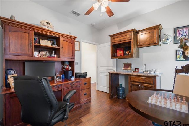 4789 Sunrise Dr., Chandler, TX 75758