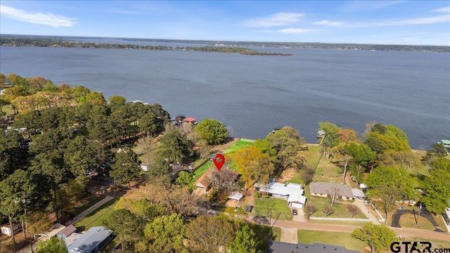 4789 Sunrise Dr., Chandler, TX 75758