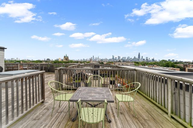 2424 W Chicago Avenue 201, Chicago, IL 60622