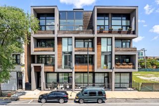 2424 W Chicago Avenue 201, Chicago, IL 60622