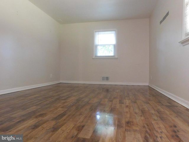 1563 FORGE POND RD, Brick, NJ 08724