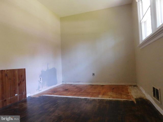 1563 FORGE POND RD, Brick, NJ 08724