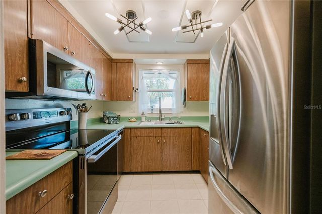 2463 TERRY LANE, Sarasota, FL 34231
