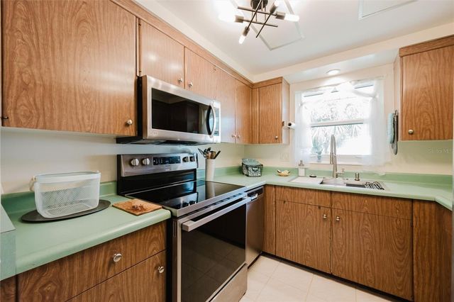 2463 TERRY LANE, Sarasota, FL 34231