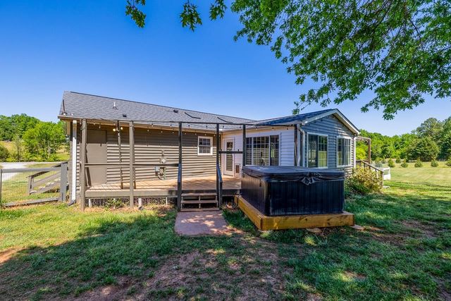 501 Bushy Creek Road, Woodruff, SC 29388