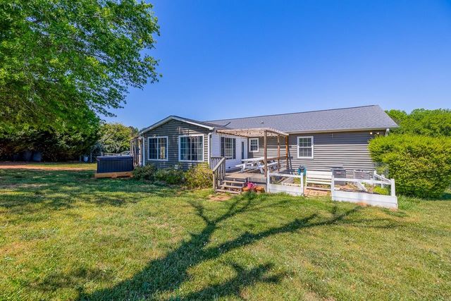 501 Bushy Creek Road, Woodruff, SC 29388