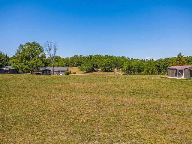 501 Bushy Creek Road, Woodruff, SC 29388