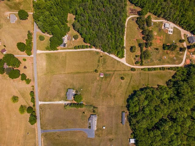501 Bushy Creek Road, Woodruff, SC 29388