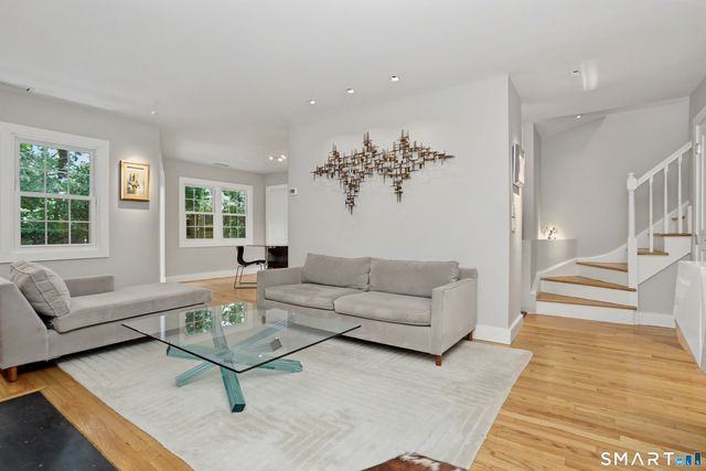 15 Le Grande Avenue 1, Greenwich, CT 06830