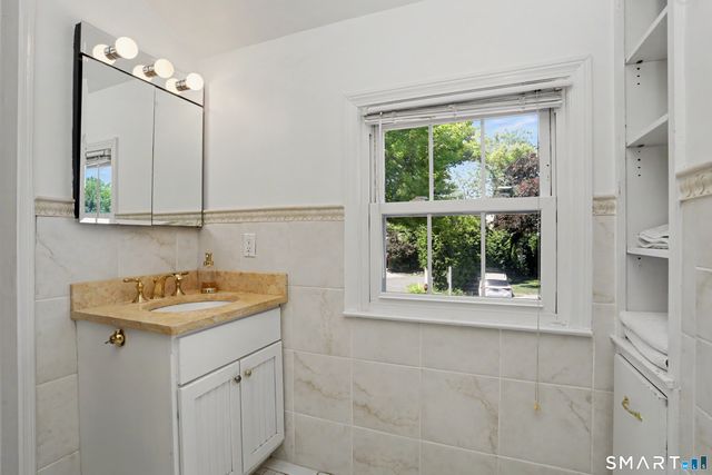 15 Le Grande Avenue 1, Greenwich, CT 06830