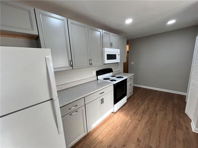 2078 Glenroy SE Drive, Smyrna, GA 30080