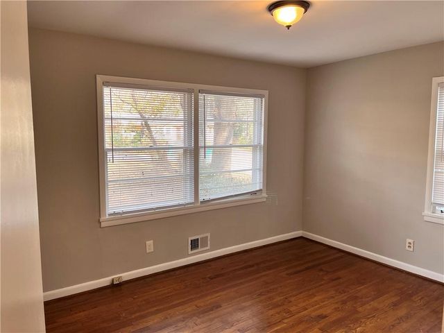 2078 Glenroy SE Drive, Smyrna, GA 30080