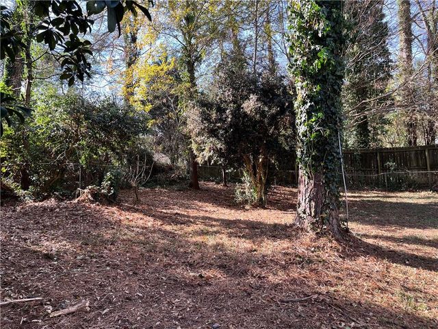 2078 Glenroy SE Drive, Smyrna, GA 30080