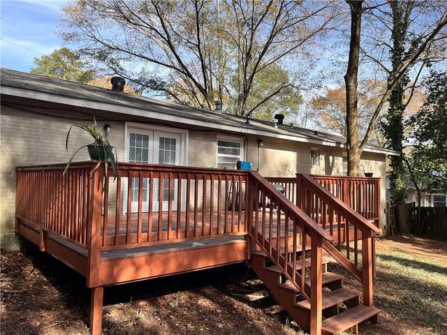 2078 Glenroy SE Drive, Smyrna, GA 30080