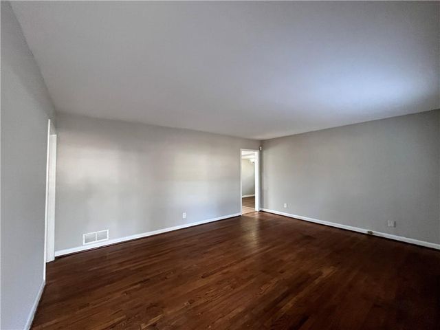 2078 Glenroy SE Drive, Smyrna, GA 30080