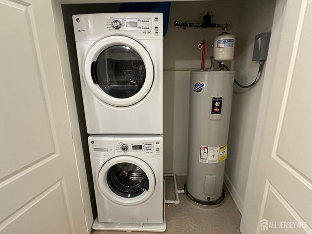 88 Roosevelt Avenue 106, Carteret, NJ 07008