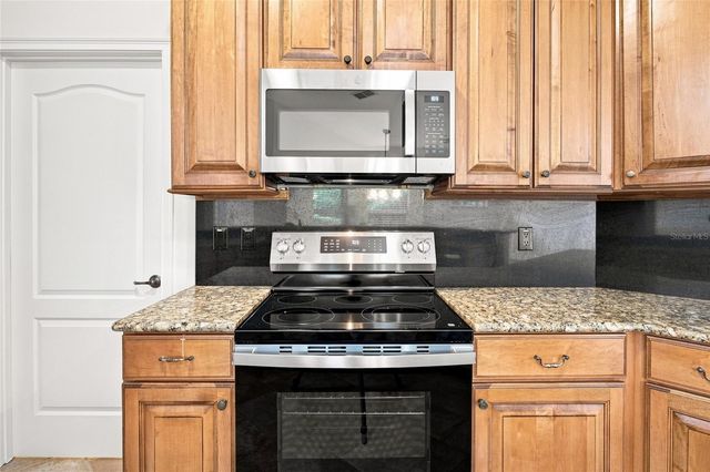 10040 SE 42ND COURT, Belleview, FL 34420