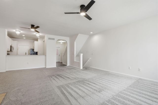 8140 Artisan Way, Reynoldsburg, OH 43068