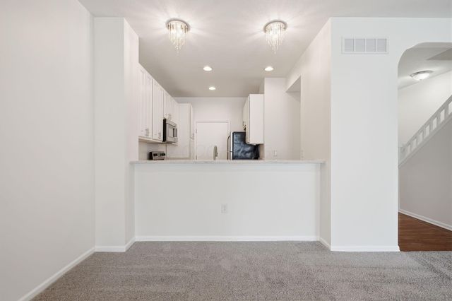 8140 Artisan Way, Reynoldsburg, OH 43068