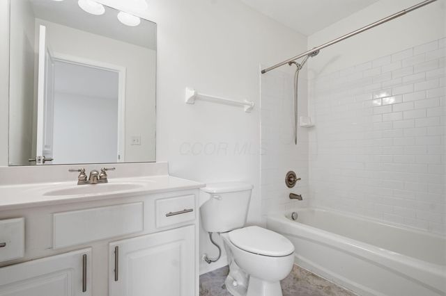 8140 Artisan Way, Reynoldsburg, OH 43068