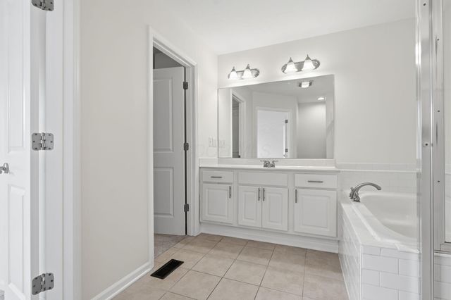 8140 Artisan Way, Reynoldsburg, OH 43068