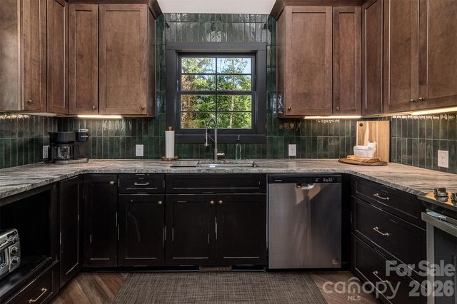 518 W Sharpe Street, Statesville, NC 28677