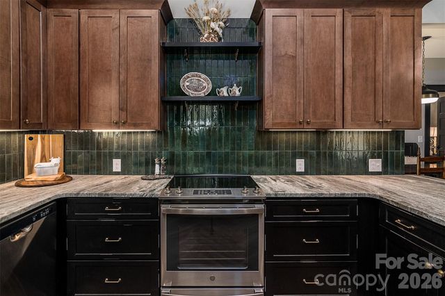518 W Sharpe Street, Statesville, NC 28677
