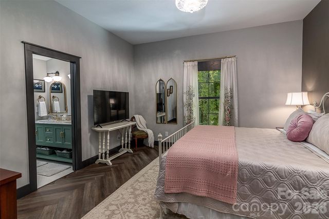 518 W Sharpe Street, Statesville, NC 28677