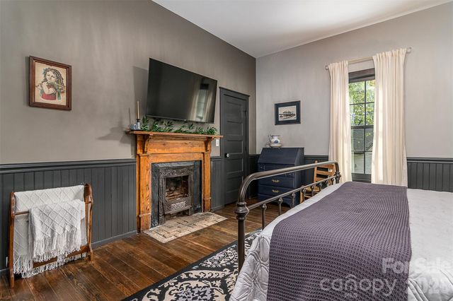 518 W Sharpe Street, Statesville, NC 28677
