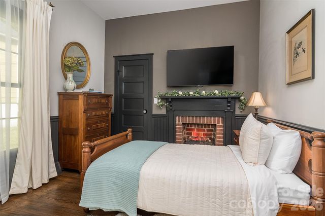 518 W Sharpe Street, Statesville, NC 28677