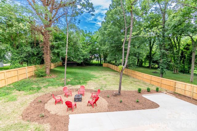 518 W Sharpe Street, Statesville, NC 28677