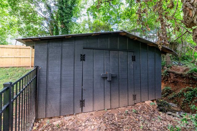 518 W Sharpe Street, Statesville, NC 28677