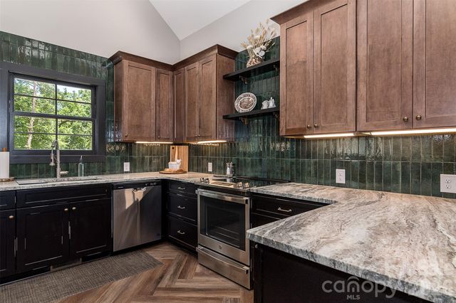 518 W Sharpe Street, Statesville, NC 28677